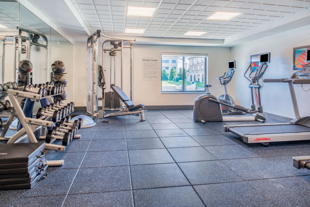 Holiday Inn Express Hotel & Suites Bismarck by IHG