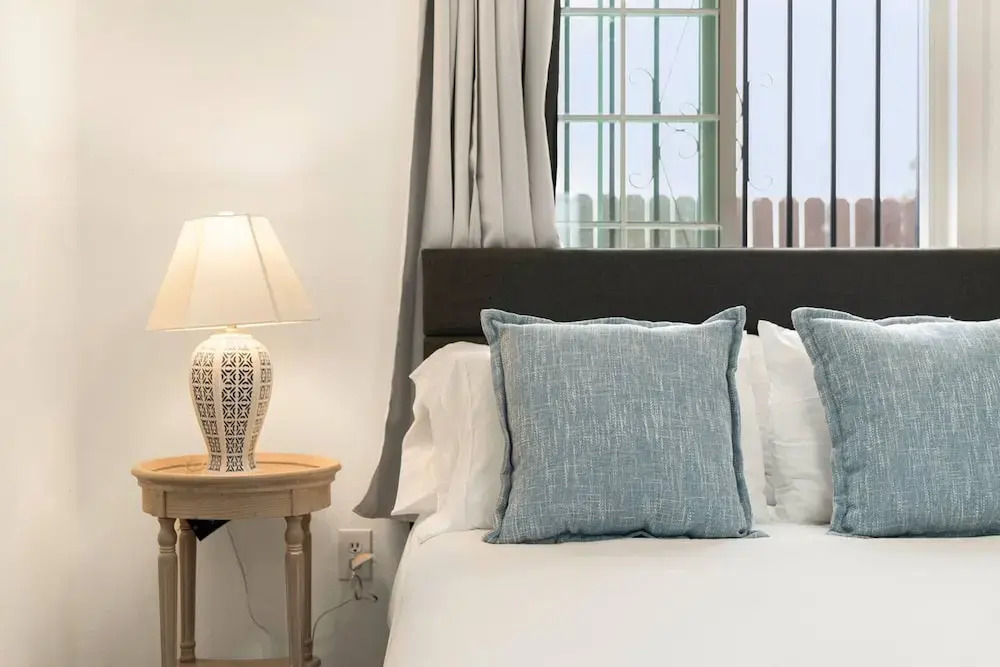 Lanzit Bnb - 35 Percent off June Low Fees