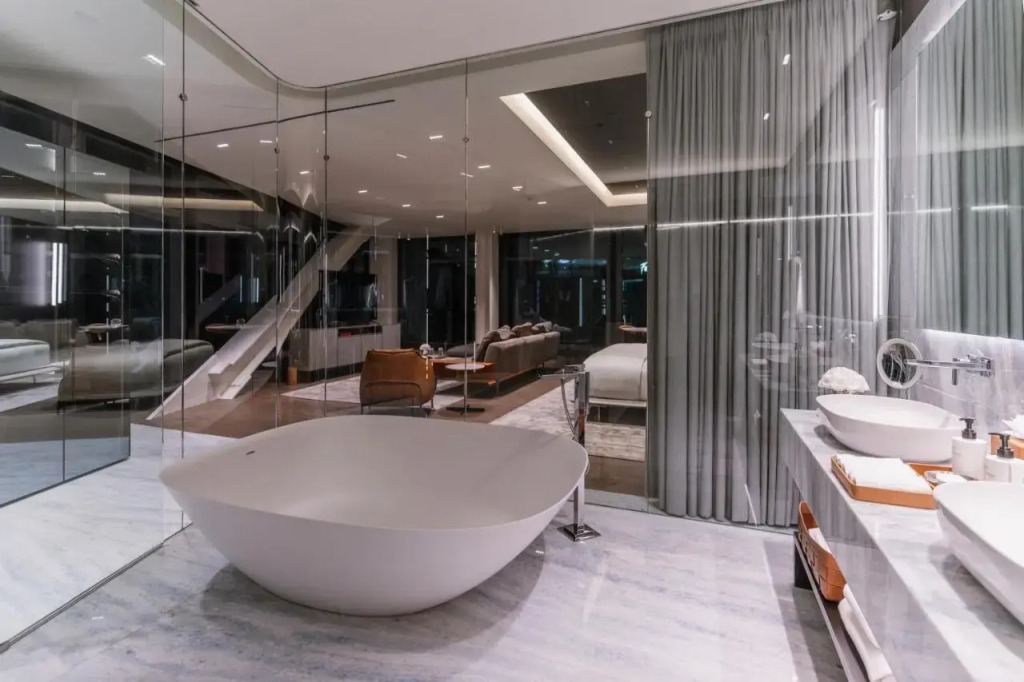 Alexander, Member of The Leading Hotels of the World
