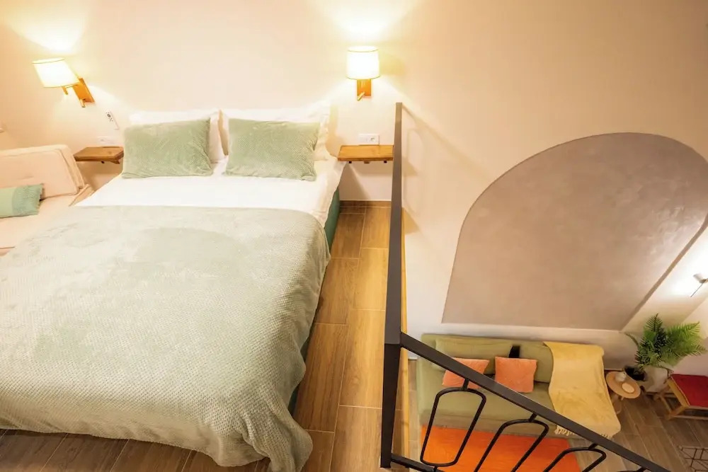 Vayas Residences - Agora