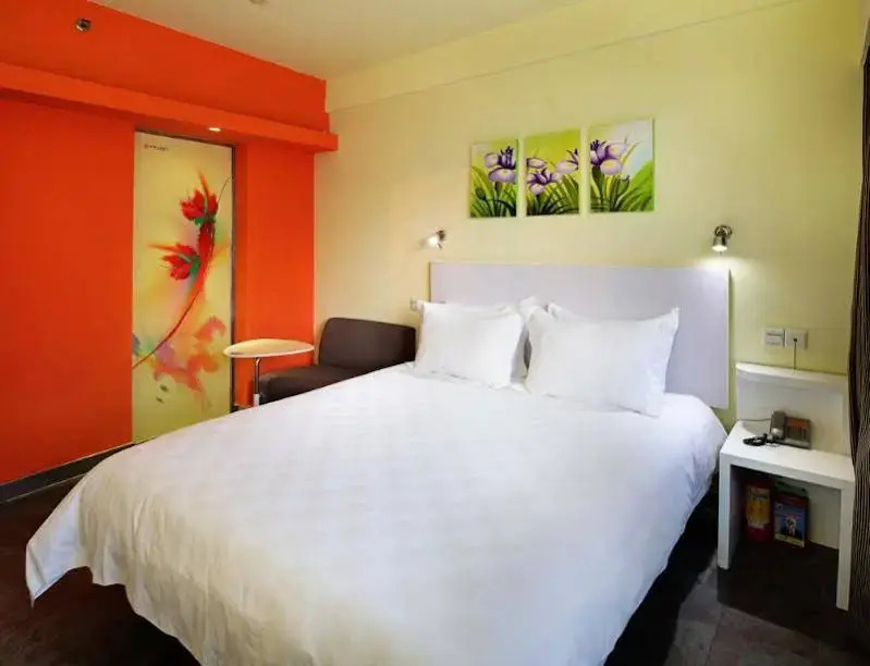 Gangding Garden Inn
