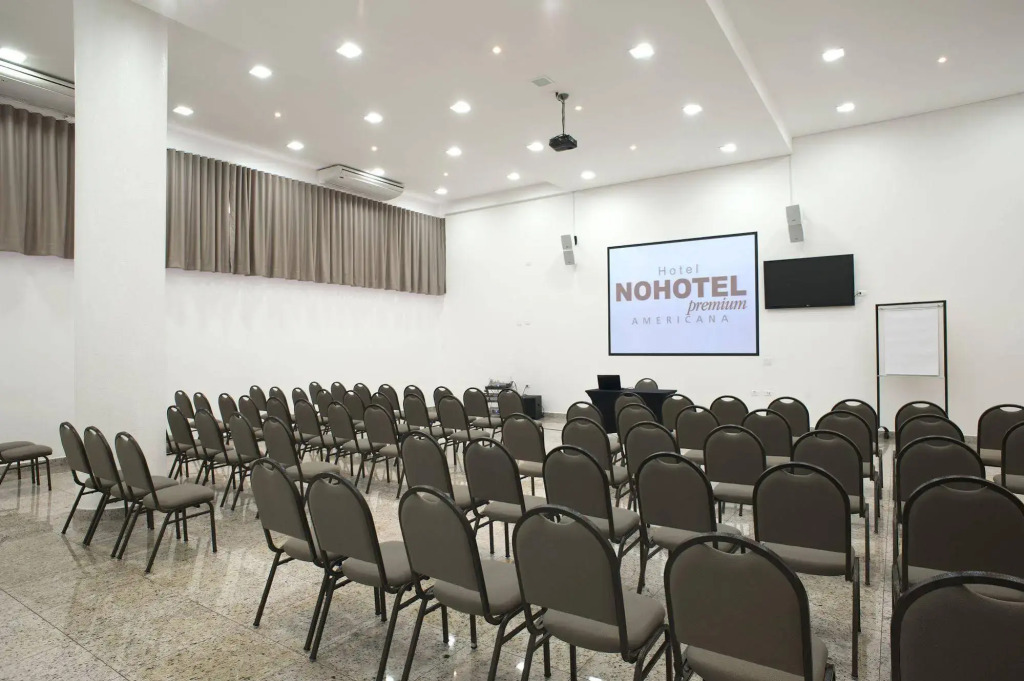 Nohotel Premium Americana