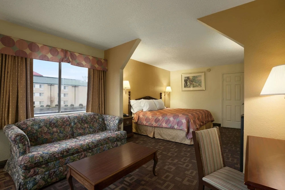 Days Inn Airport Nashville East