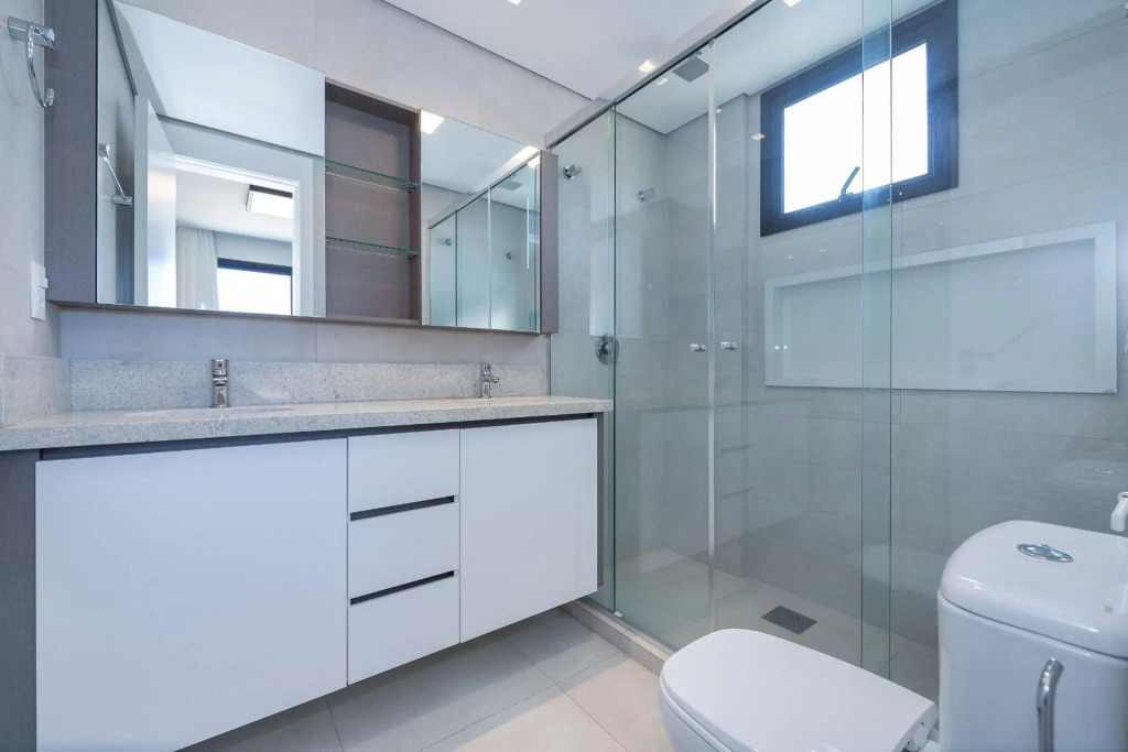 Adra 301 - Apartamento no centro de Bombinhas - Rooftop com piscina e academia - À poucos metros da praia