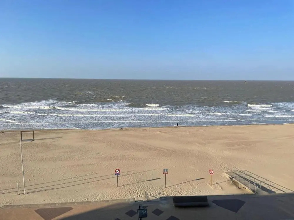 Spacious 9-guest Knokke Apt