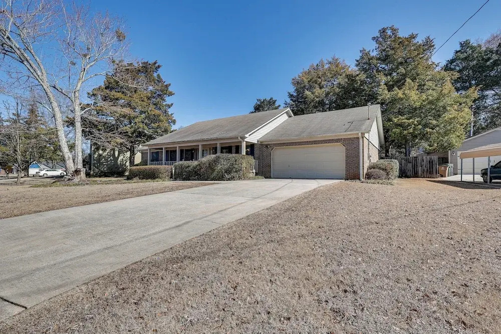 Lovely Decatur Home w/ Yard ~ 6 Mi to Town!