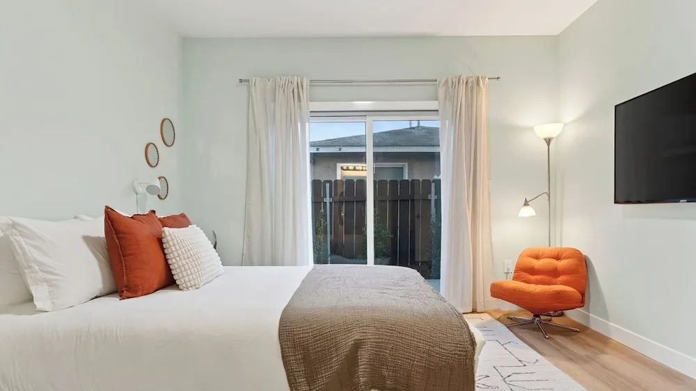 J Street by Avantstay Sun-filled Two-story Home Near Balboa Park + Gaslamp Quarter