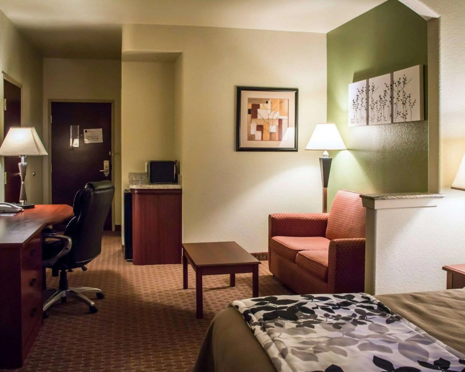 Sleep Inn & Suites at Six Flags