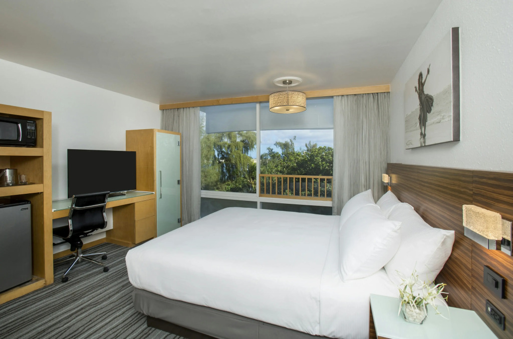 Grand Naniloa Hotel, a Doubletree by Hilton