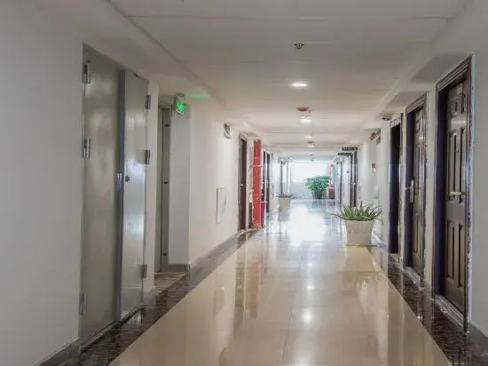 Kunming LanYu Hotel (Yongxin Harvard Center Branch)