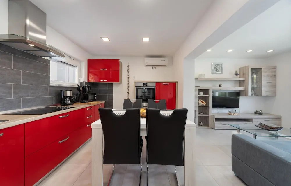 Awesome Home in Novi Vinodolski with Hot Tub & 2 Bedrooms