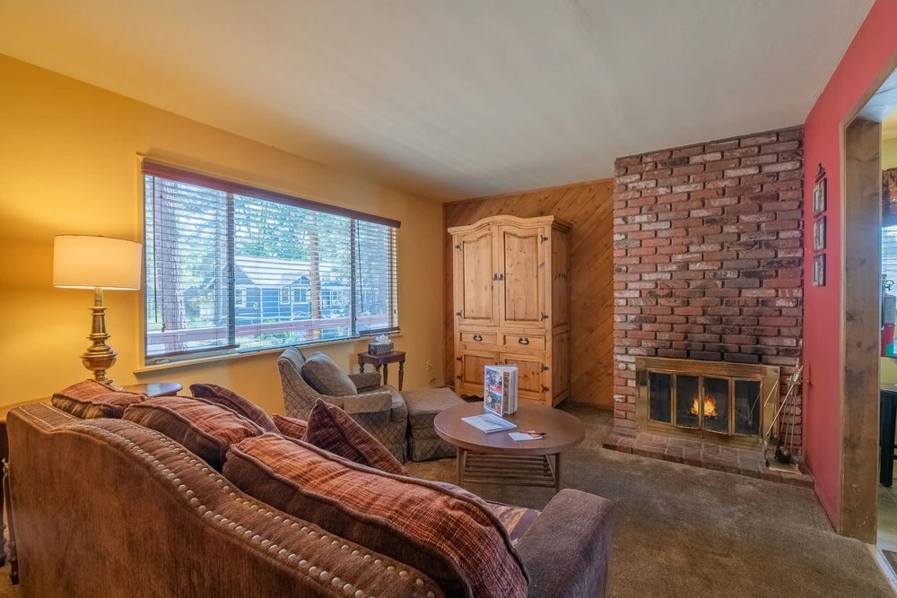 Snow Me Inn - Two Bedroom, one Bath Cabin With a Wood Burning Fireplace! Cozy Deck! 2 Home