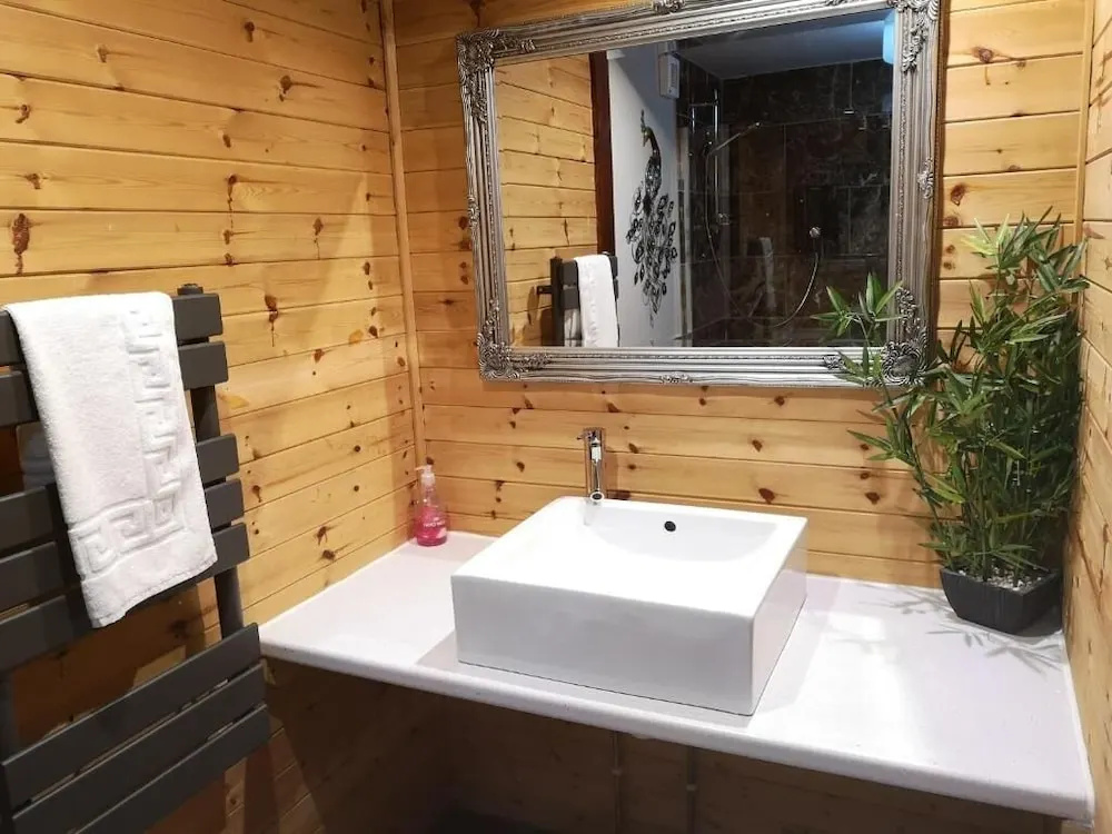 Wren 8-Hot Tub-Woodland Lodges-St Clears-Carmarthen-Tenby