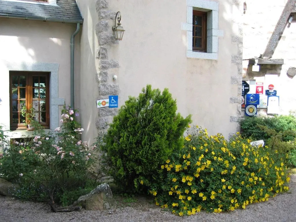 Auberge De LAtre