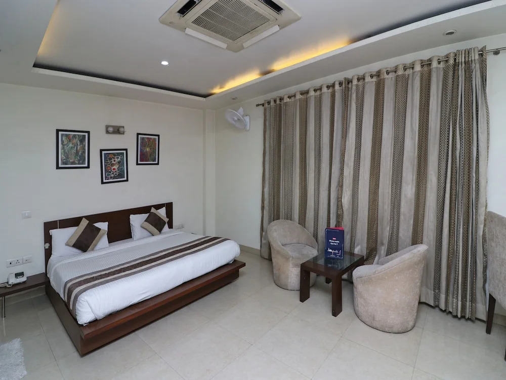The Empire Corporate Villa Hotel Sector 29 near Fortis and Max Hospitals,Huda City Metros Station