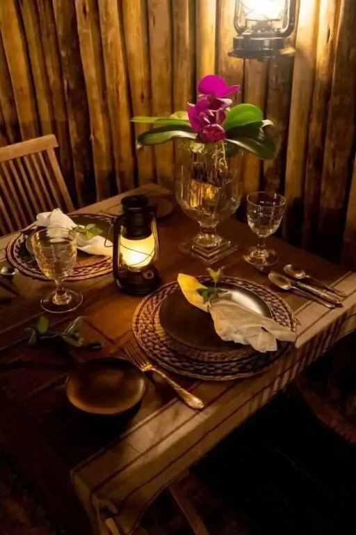 Safari Moon Luxury Bush Lodge