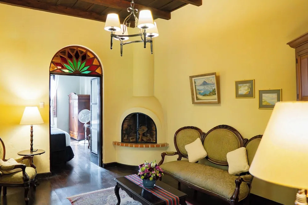 Casa Noble Hotel