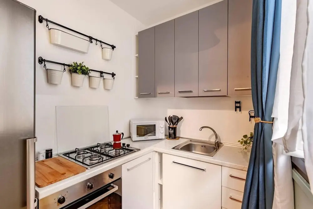 Design Villa with parking Navigli Milan sleeps5