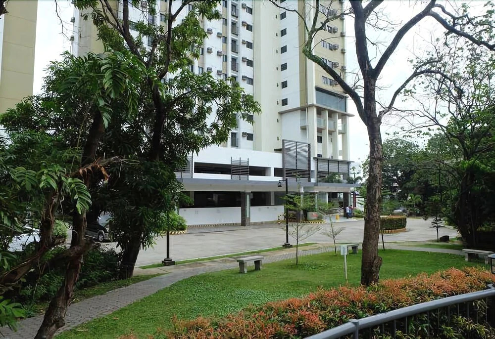 Grand Residences Unit 12N by Comfyrooms