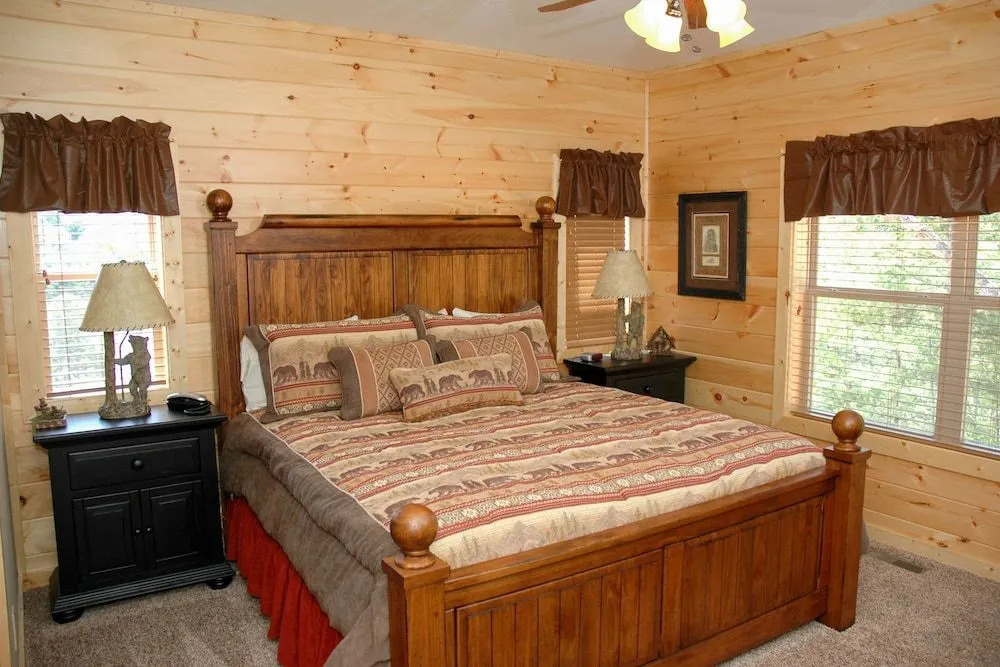 Brookstone Lodge - 6 Br Cabin