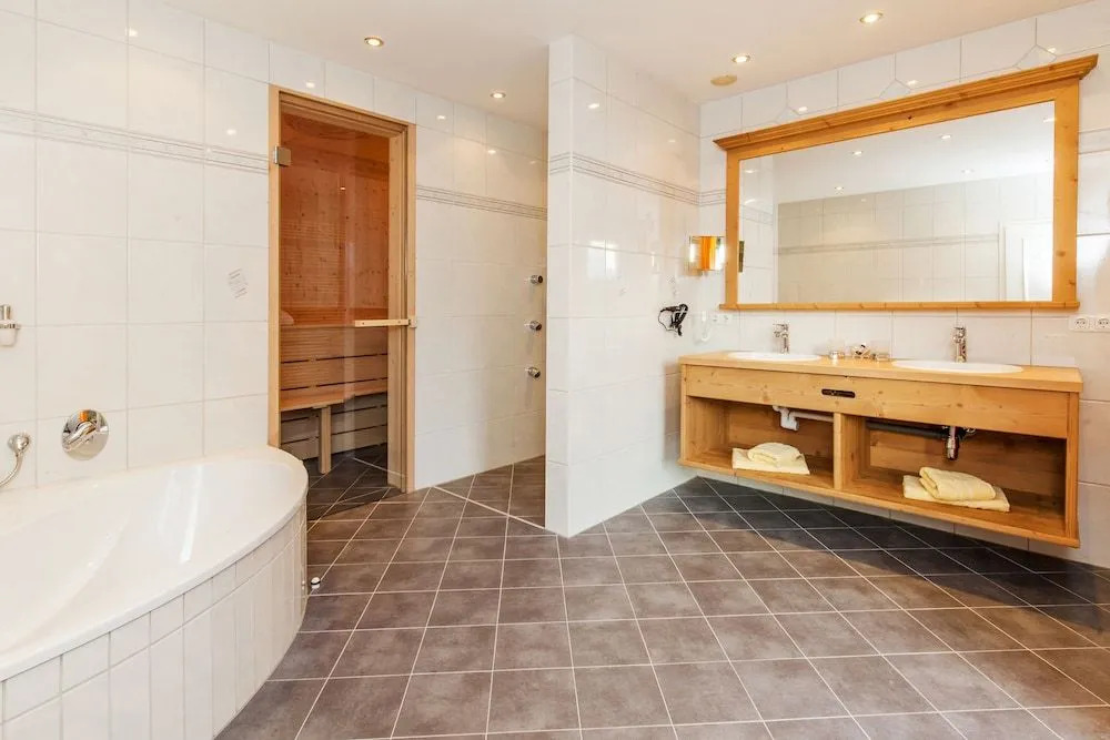 Luxus Ferienhaus Salzburg Chalet mit Pool, Sauna, Whirlpool, Kamin