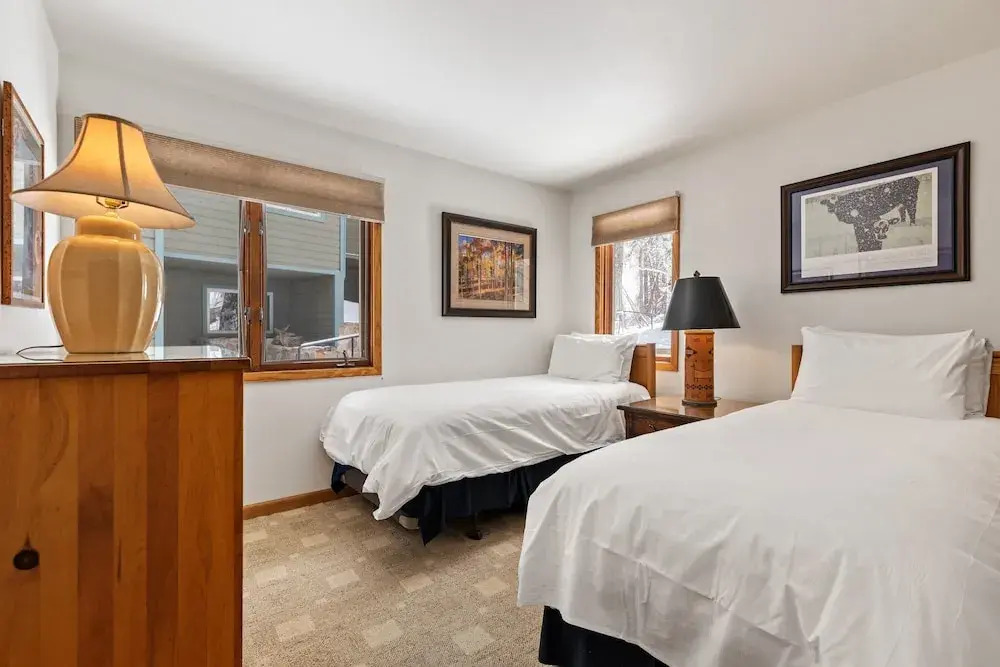Riverside Condos A103 by Avantstay Condo Close To Downtown, Town Park & Ski Lift #8