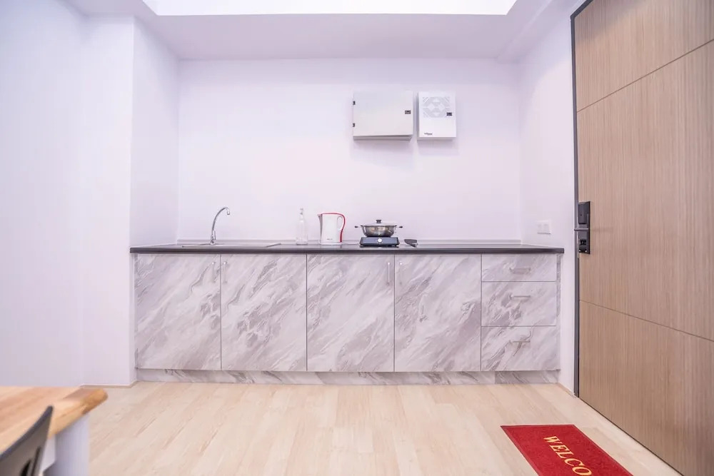 OYO Home 44047 Extraordinary 1br Rev.o