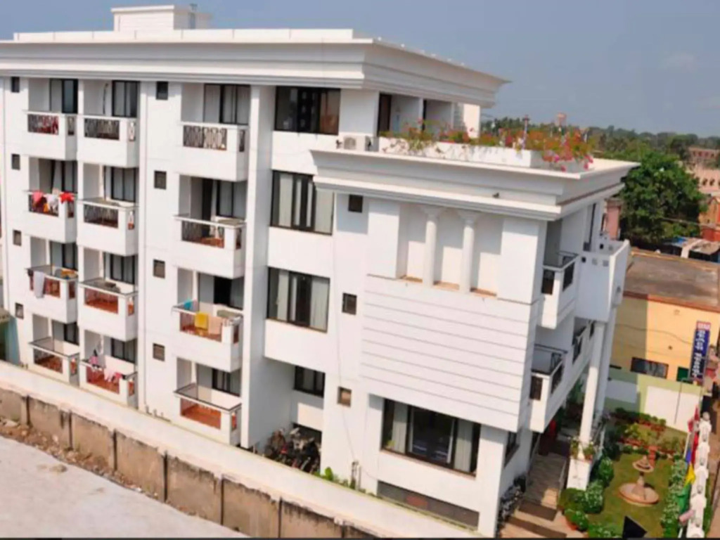 Reba Beach Resort - Hostel