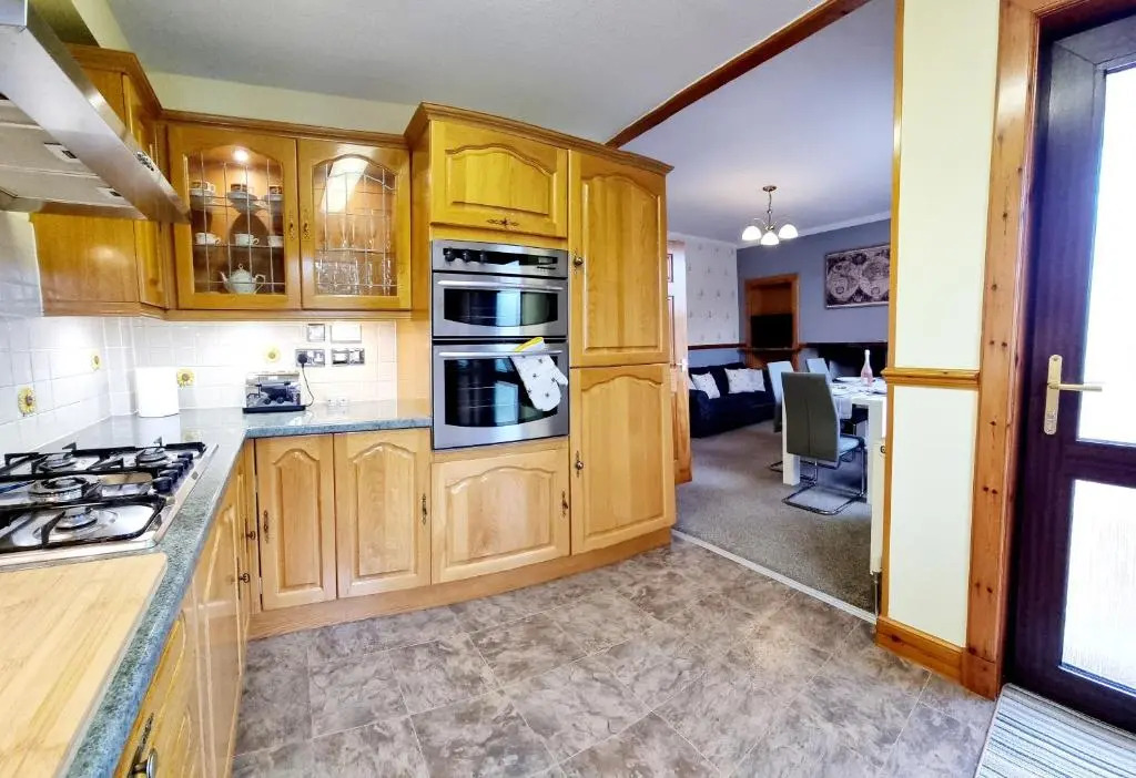 Inverness City 3 bedroom house free parking