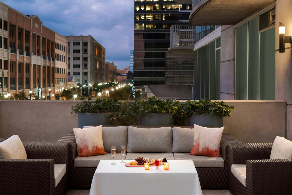 Twelve Midtown, Autograph Collection
