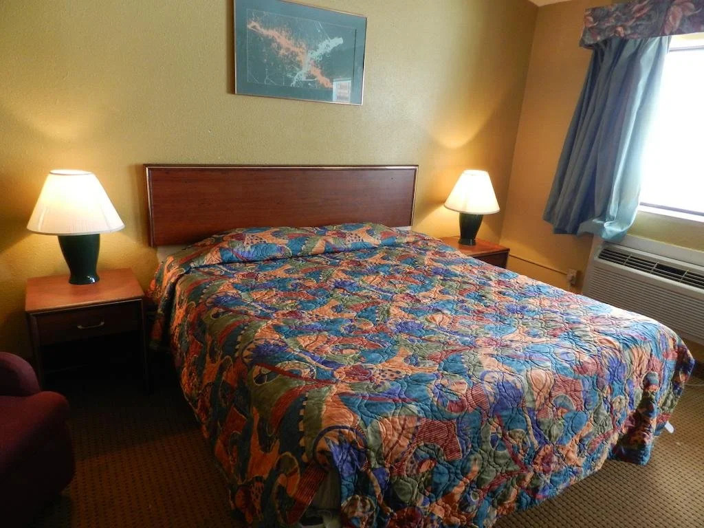 4 Acre Motel