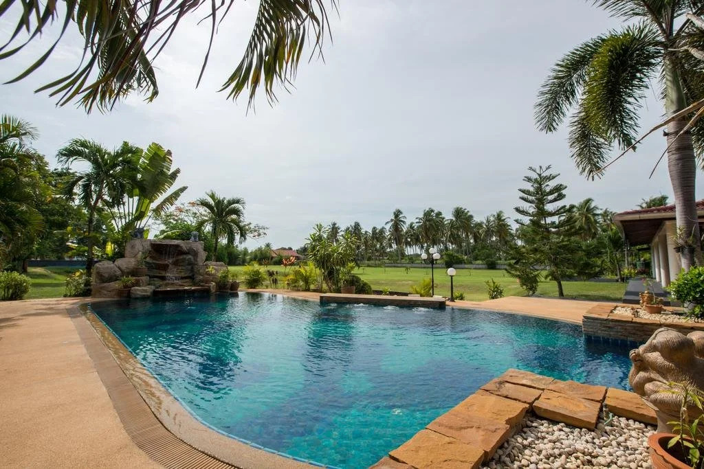 Lake View Villa