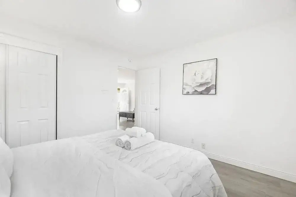 2BR APT with Brand new super quite AC, Washer, Dryer, Free EV Station, Free Parking in Cupertino