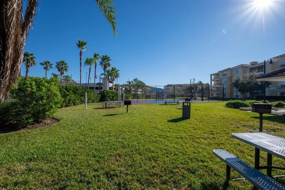 Penthouse Next To Convention Center & Universal 3 Bedroom Condo by RedAwning