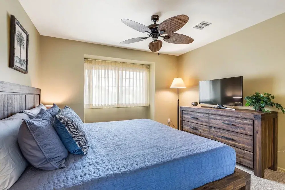 Beautifully Furnished - Hawaiian Villa - AC & Wifi! - Vrkcv