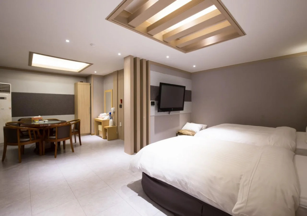 Hotel Bom