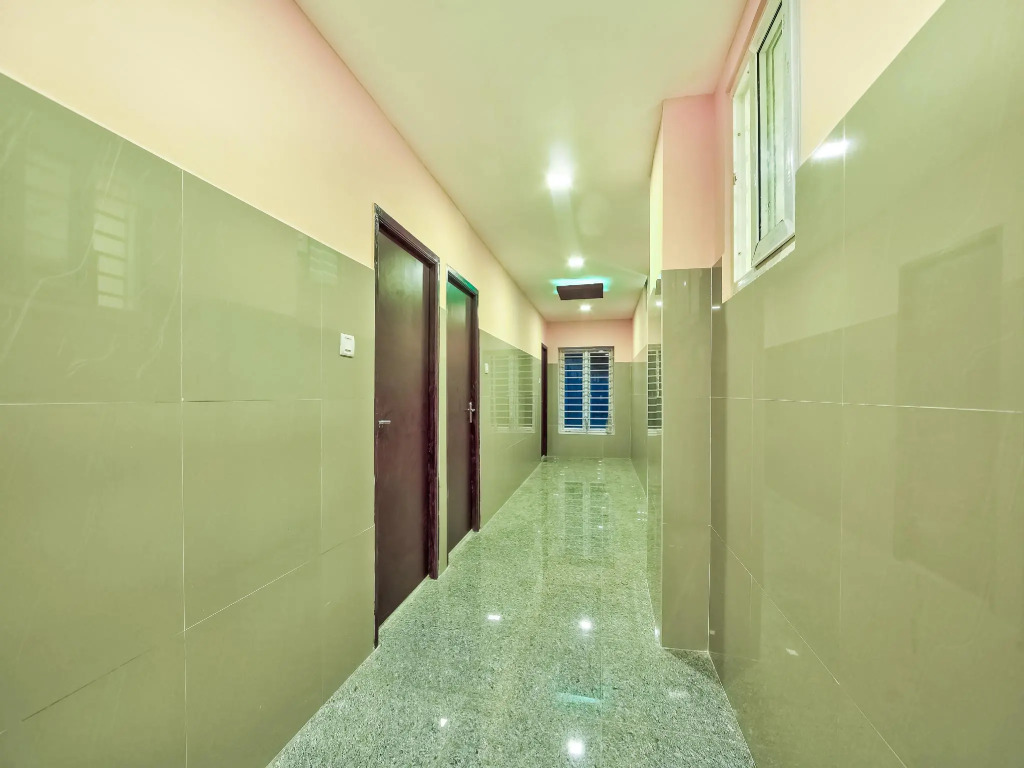 OYO 29844 Joliday INN
