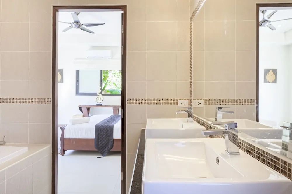 Luxury Villa Onyx Nai Harn Beach