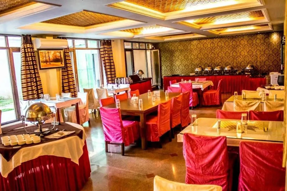 Hotel Grand Mahal