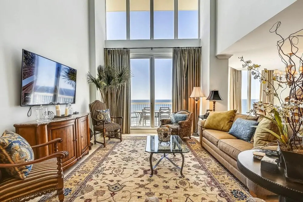 Silver Beach Towers 1905e 3 Bedroom Condo by RedAwning