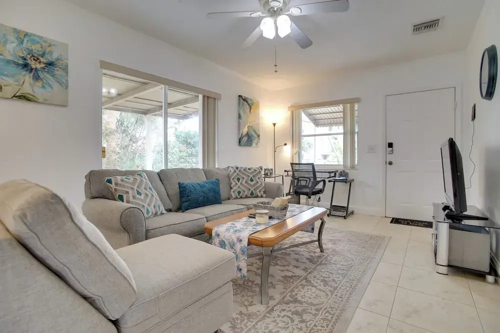 2 Mi to Boardwalk: Home w/ Grill in Dania Beach!