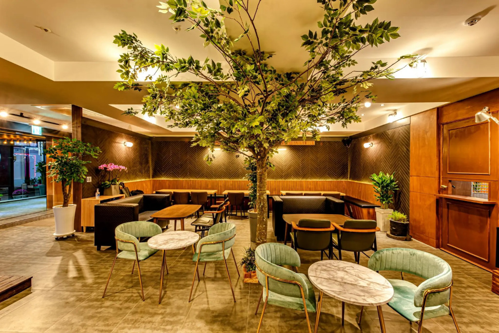 The Jade Hotel