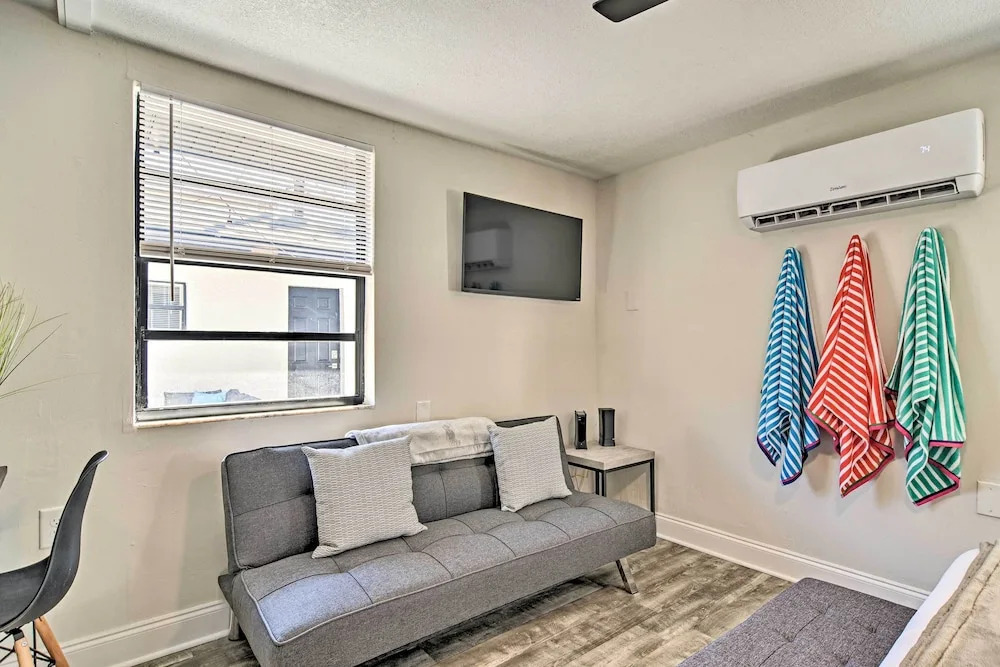 Pet-friendly Madeira Beach Studio Near Coast!