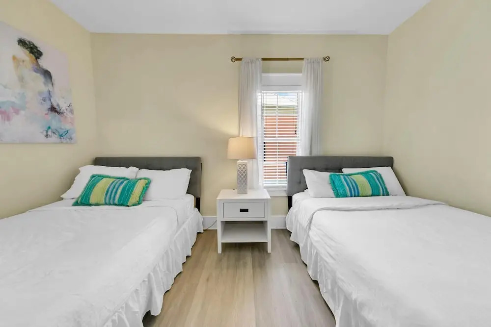 Crystal Village, Unit 20A