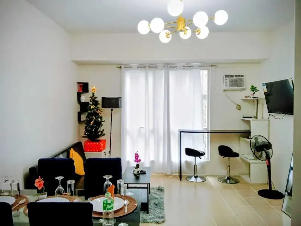 2BR/Pioneer Woodland connected to Metro Rail Station SM Light Boni Mandaluyong Manila Philippines