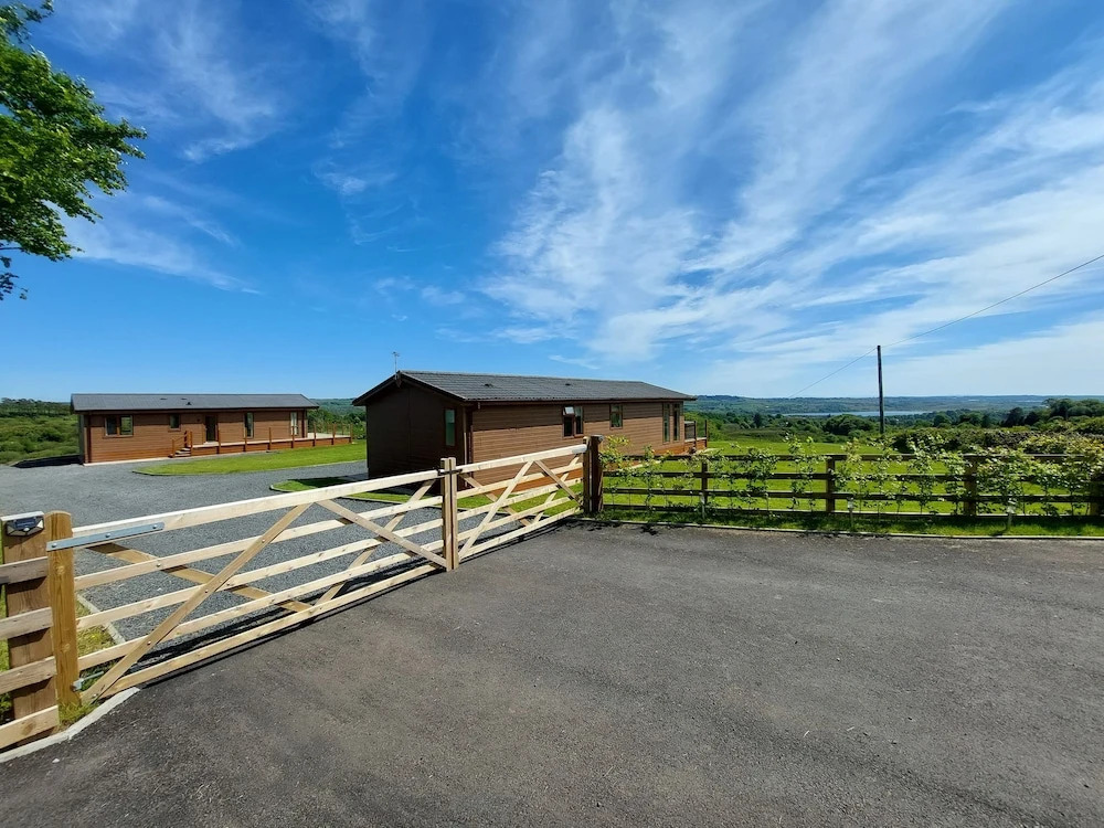 2 Bedroom Sleeps 4 Lodge-Smart Tv-Hot tub-Dogs Ok