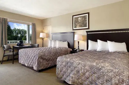 Travelodge Fairmont