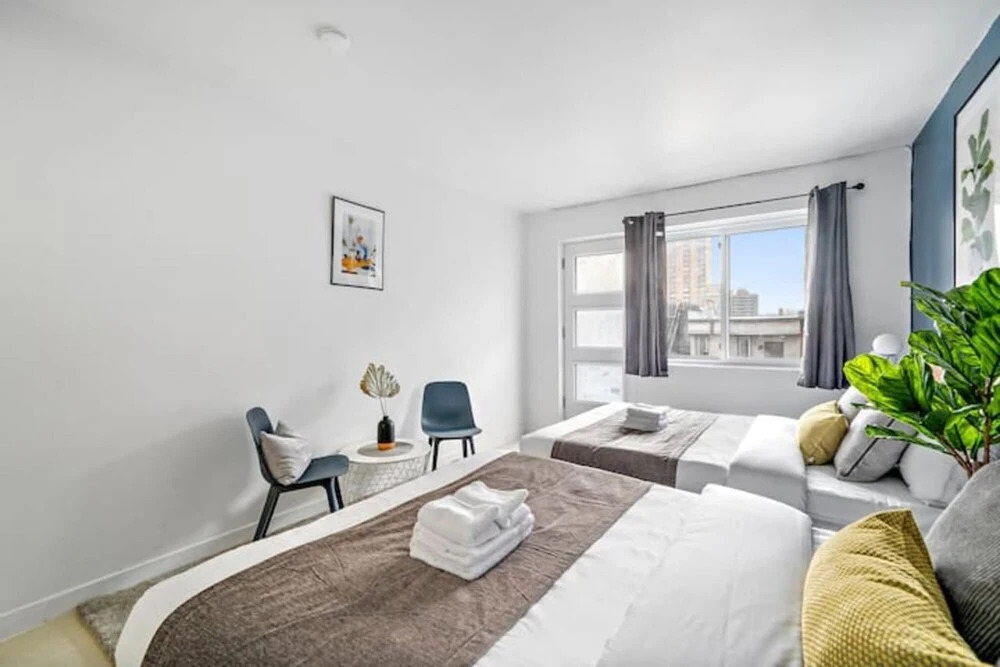 Newly Renovated Studio 2 Queen Size Beds 5 min Walk to Mcgill