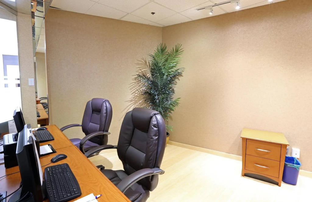 Best Western Plus Kelowna Hotel & Suites