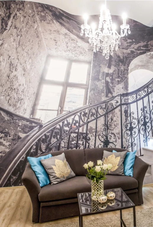 Romeo’s Central Residence
